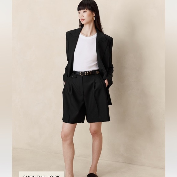 Banana Republic Bermuda Shorts - Picture 1 of 6